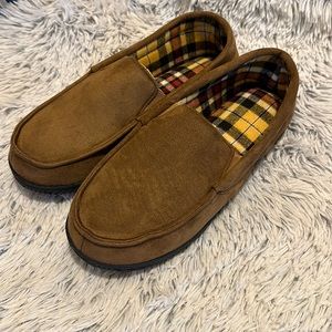 Rockdove Men’s Moccasin Outdoor Sole Slippers